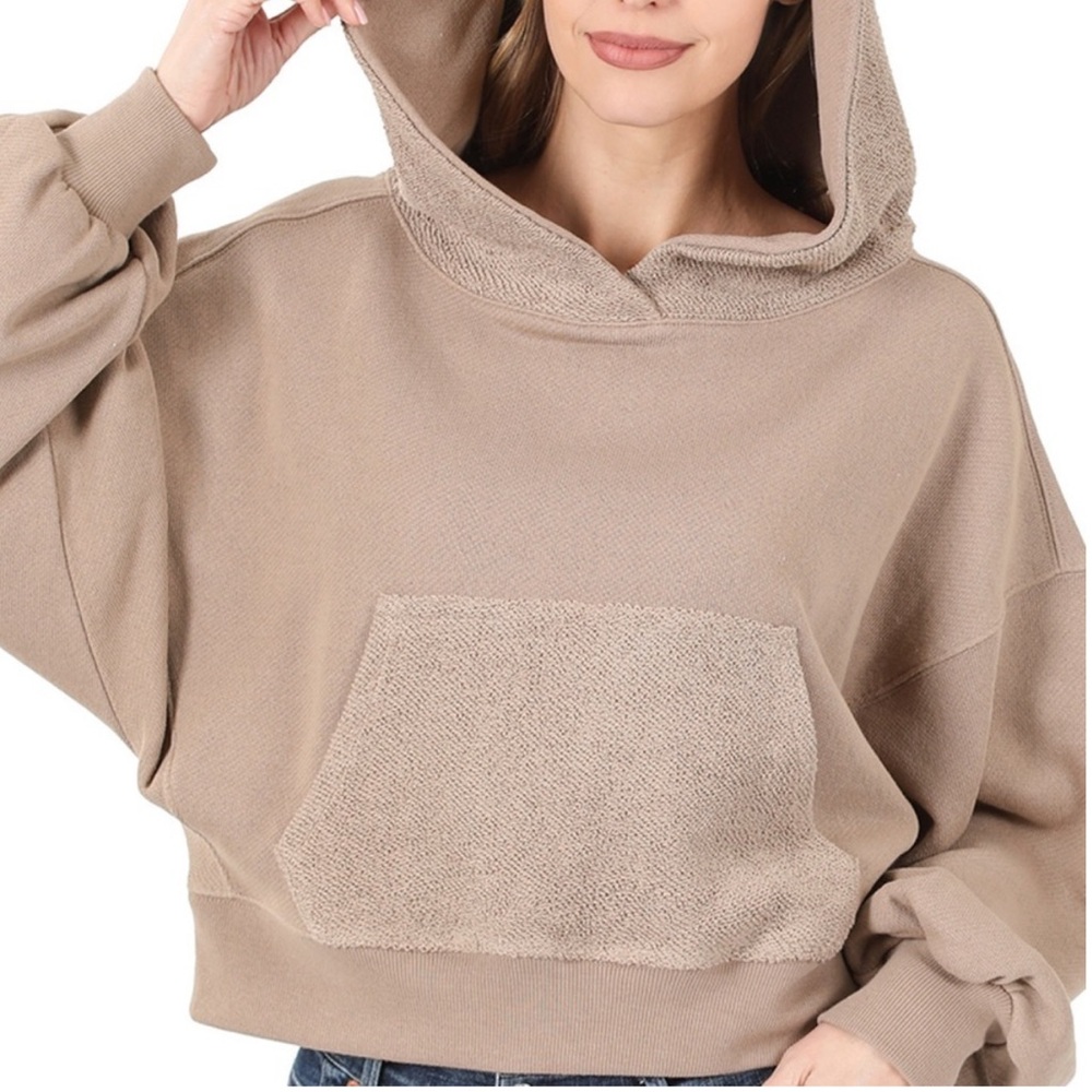 💝Boutique~☁️Cropped/Hooded Sweatshirt☁️ - Picture 4 of 5